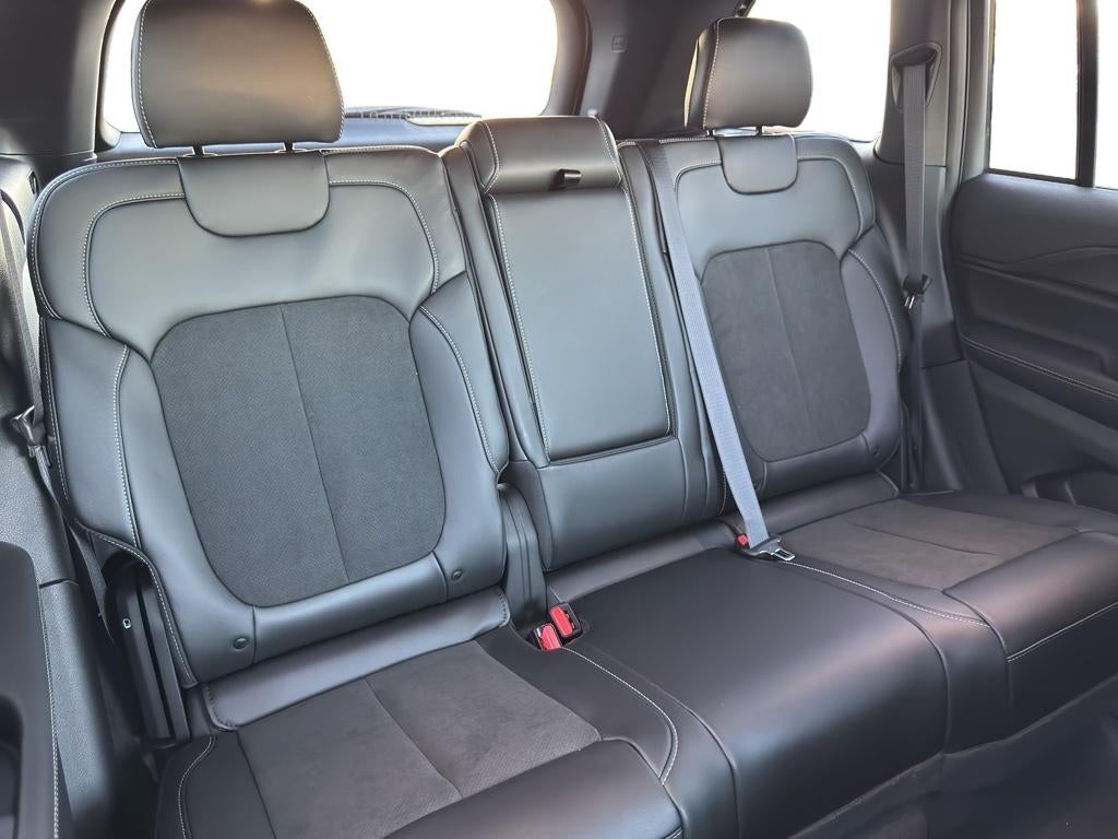 2027 Jeep Grand Cherokee GRAND CHEROKEE LAREDO X 4X4