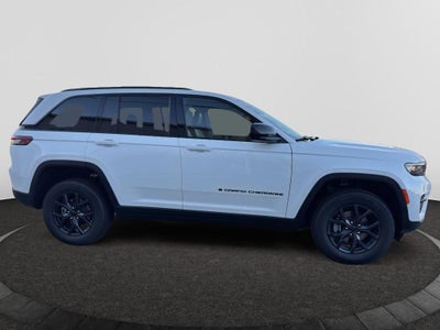 2027 Jeep Grand Cherokee GRAND CHEROKEE LAREDO X 4X4