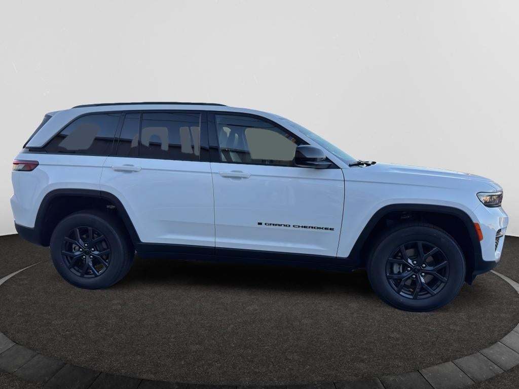 2027 Jeep Grand Cherokee GRAND CHEROKEE LAREDO X 4X4