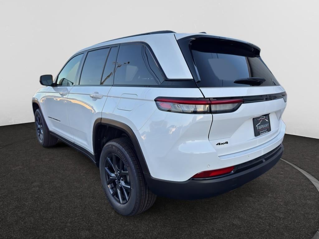 2027 Jeep Grand Cherokee GRAND CHEROKEE LAREDO X 4X4