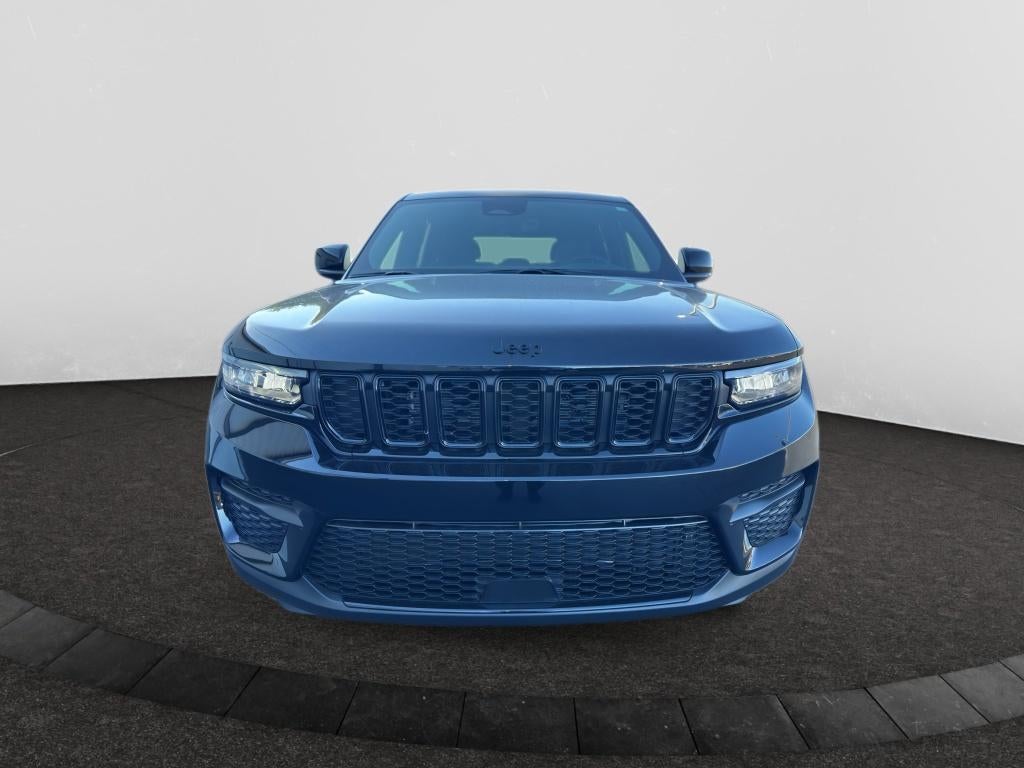 2027 Jeep Grand Cherokee GRAND CHEROKEE LAREDO X 4X4