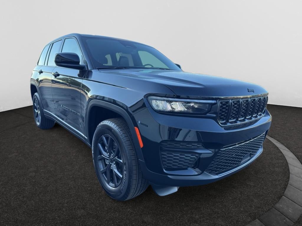 2027 Jeep Grand Cherokee GRAND CHEROKEE LAREDO X 4X4