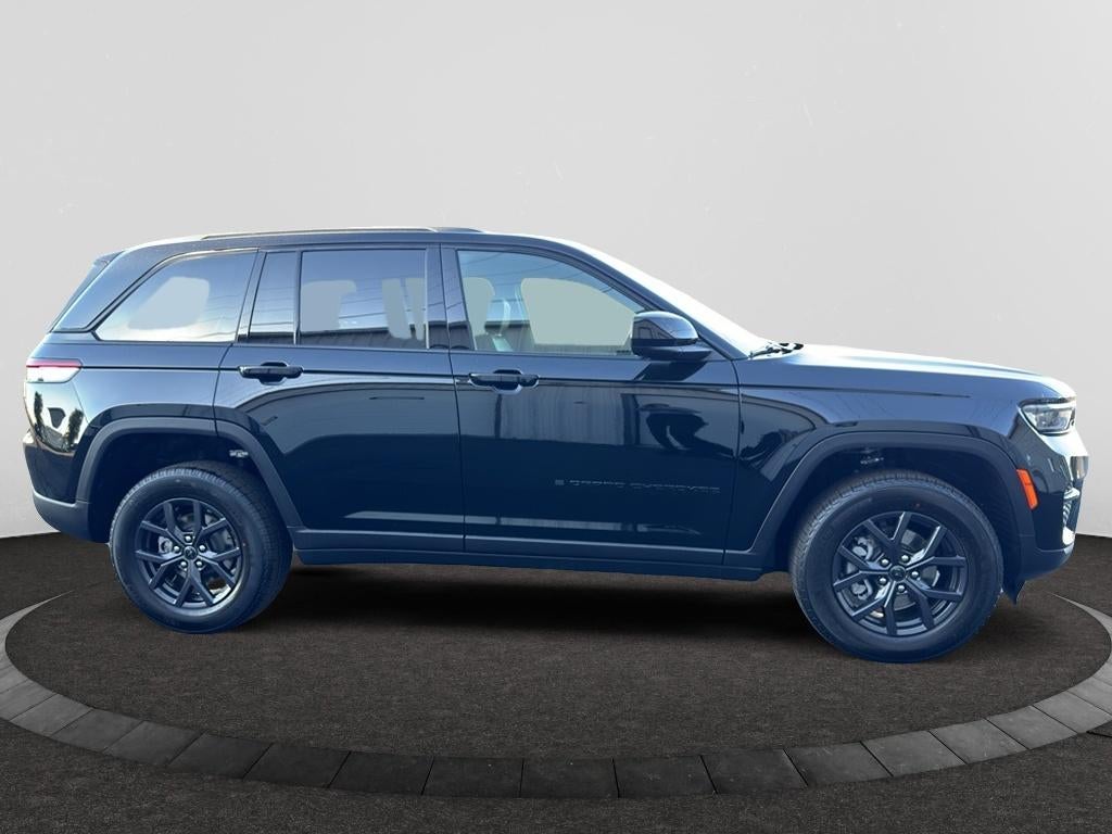 2027 Jeep Grand Cherokee GRAND CHEROKEE LAREDO X 4X4