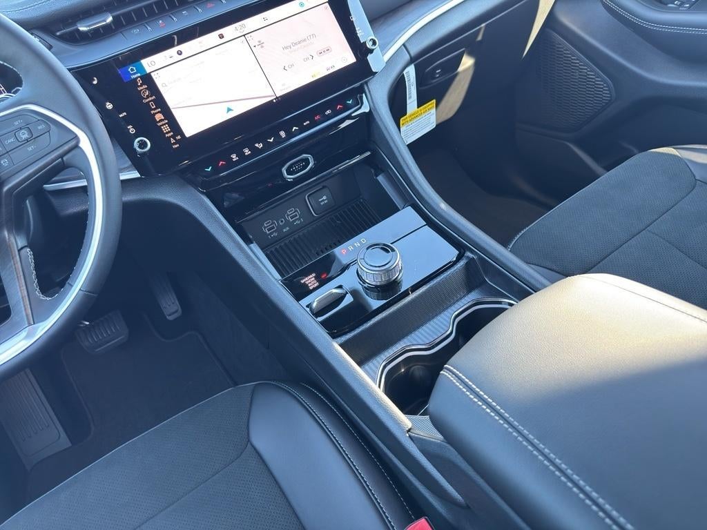 2027 Jeep Grand Cherokee GRAND CHEROKEE LAREDO ALTITUDE 4X4