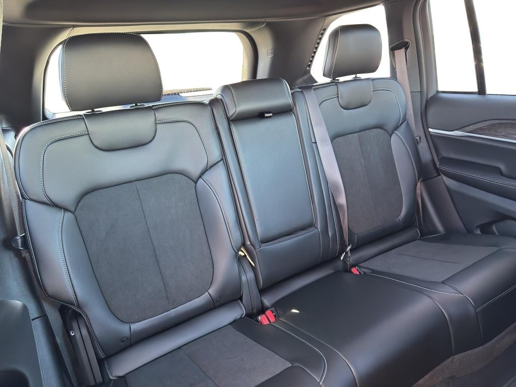 2027 Jeep Grand Cherokee GRAND CHEROKEE LAREDO ALTITUDE 4X4