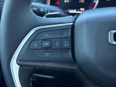 2027 Jeep Grand Cherokee GRAND CHEROKEE LAREDO ALTITUDE 4X4
