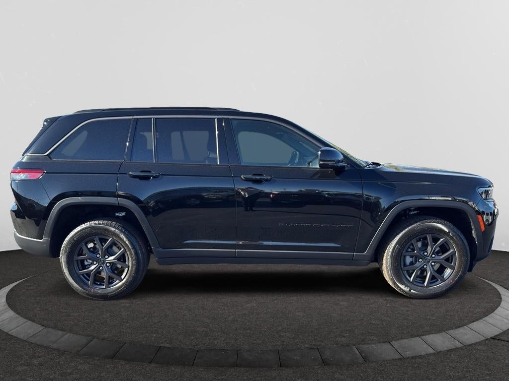 2027 Jeep Grand Cherokee GRAND CHEROKEE LAREDO ALTITUDE 4X4