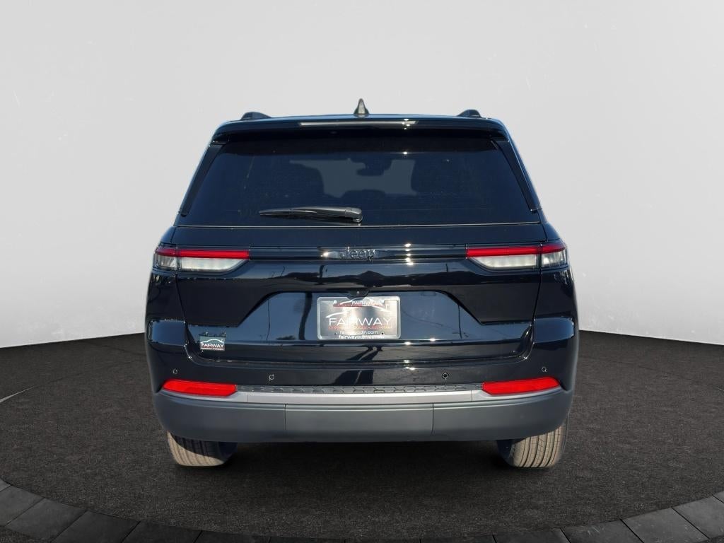 2027 Jeep Grand Cherokee GRAND CHEROKEE LAREDO ALTITUDE 4X4
