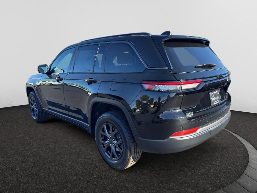2027 Jeep Grand Cherokee GRAND CHEROKEE LAREDO ALTITUDE 4X4