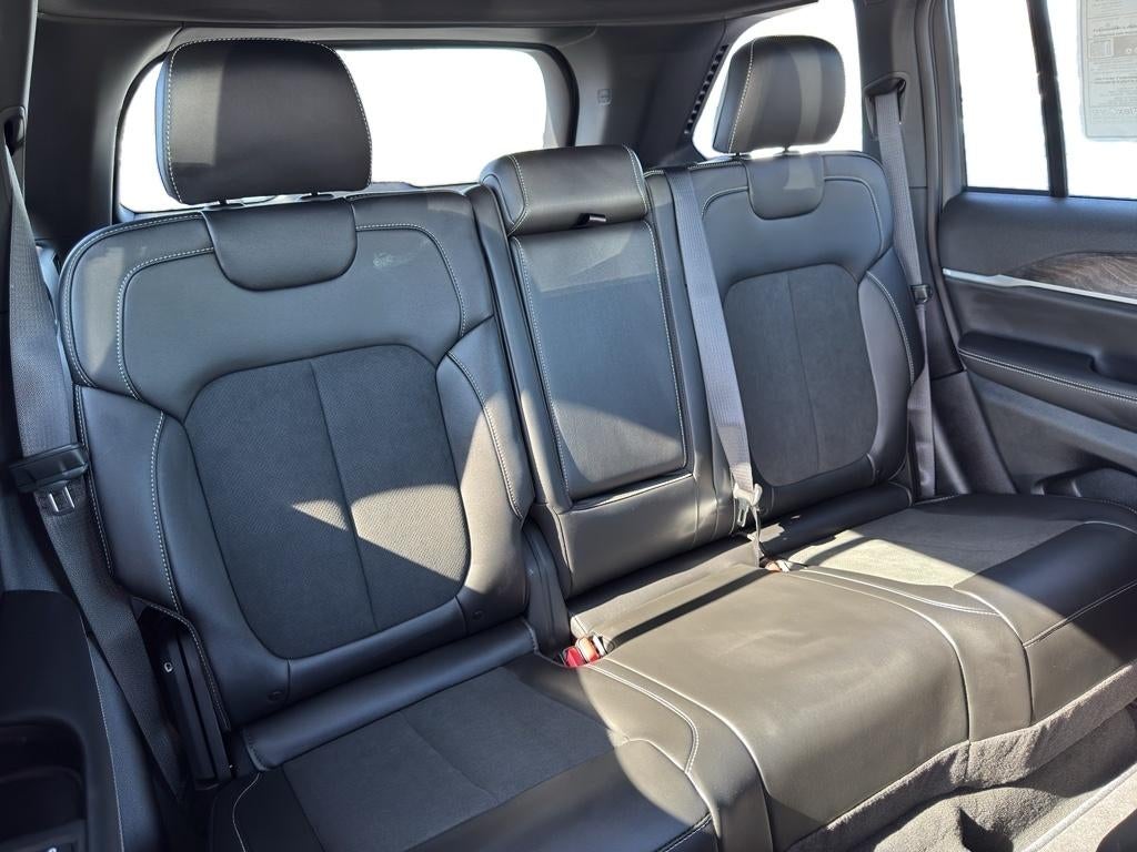 2027 Jeep Grand Cherokee GRAND CHEROKEE LAREDO ALTITUDE 4X4