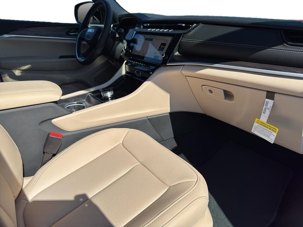 2027 Jeep Grand Cherokee GRAND CHEROKEE LIMITED 4X4