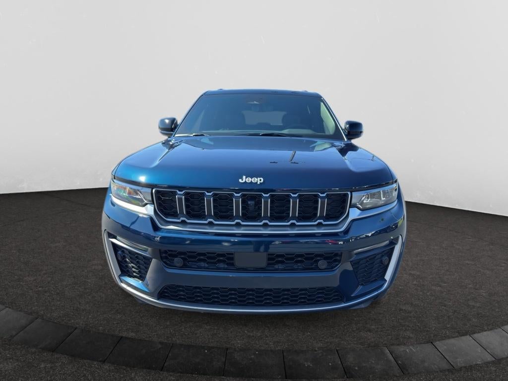 2027 Jeep Grand Cherokee GRAND CHEROKEE LIMITED 4X4