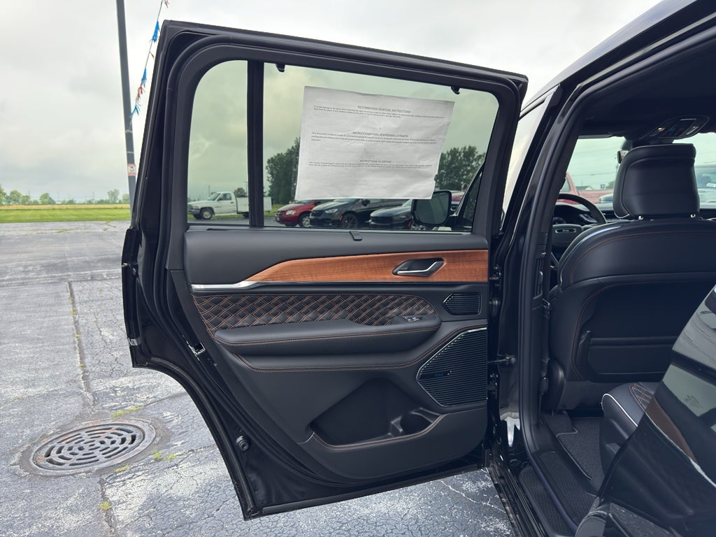 2026 Jeep Grand Cherokee GRAND CHEROKEE L SUMMIT 4X4