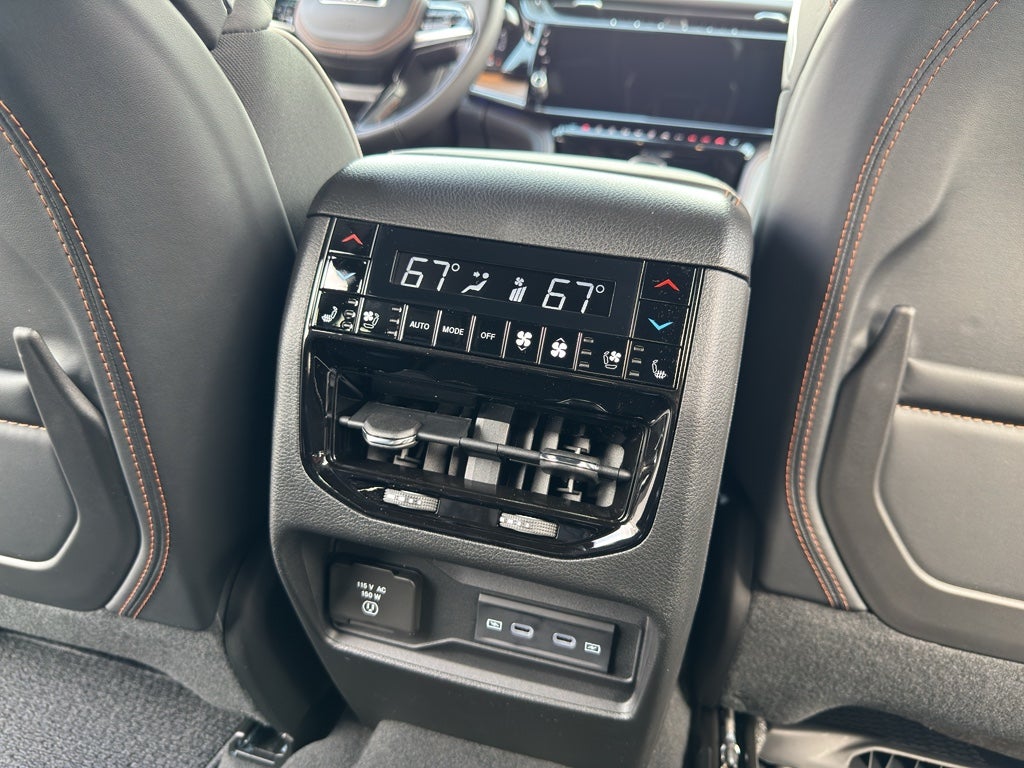 2026 Jeep Grand Cherokee GRAND CHEROKEE L SUMMIT 4X4
