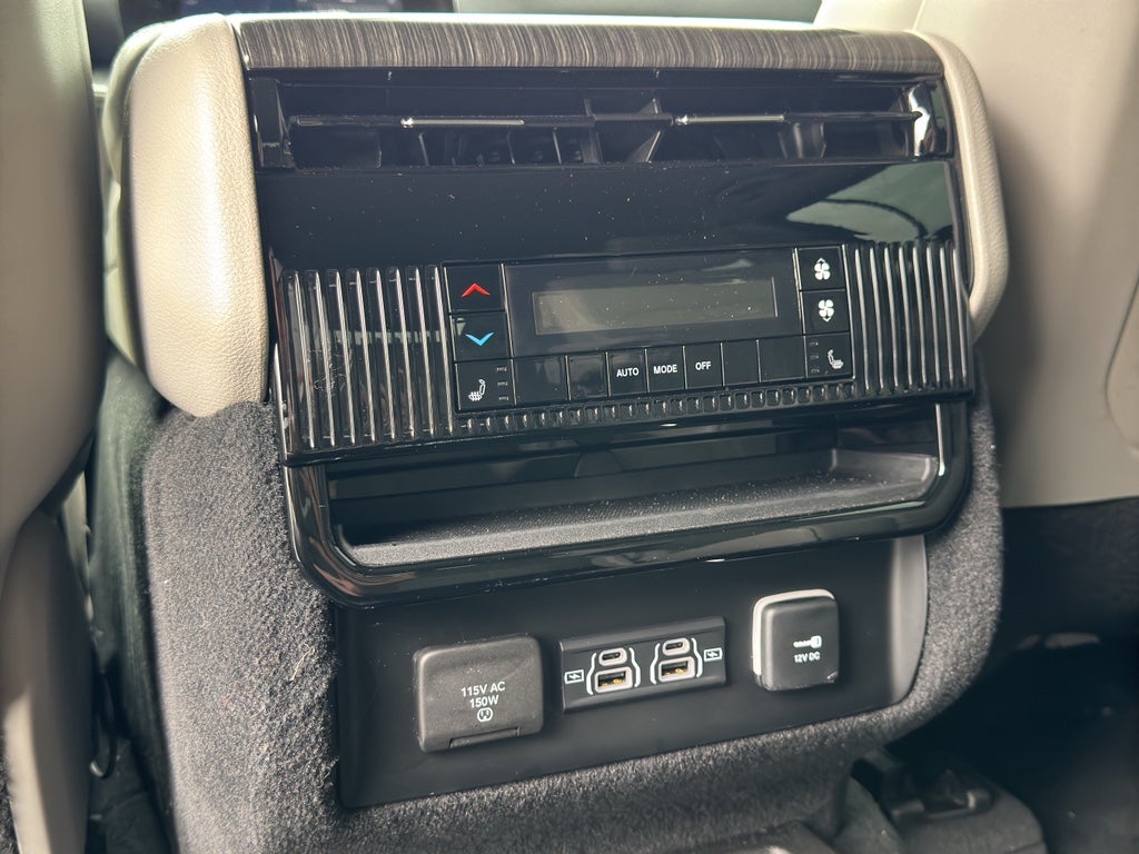 2023 Jeep Wagoneer Series III - Photo 34