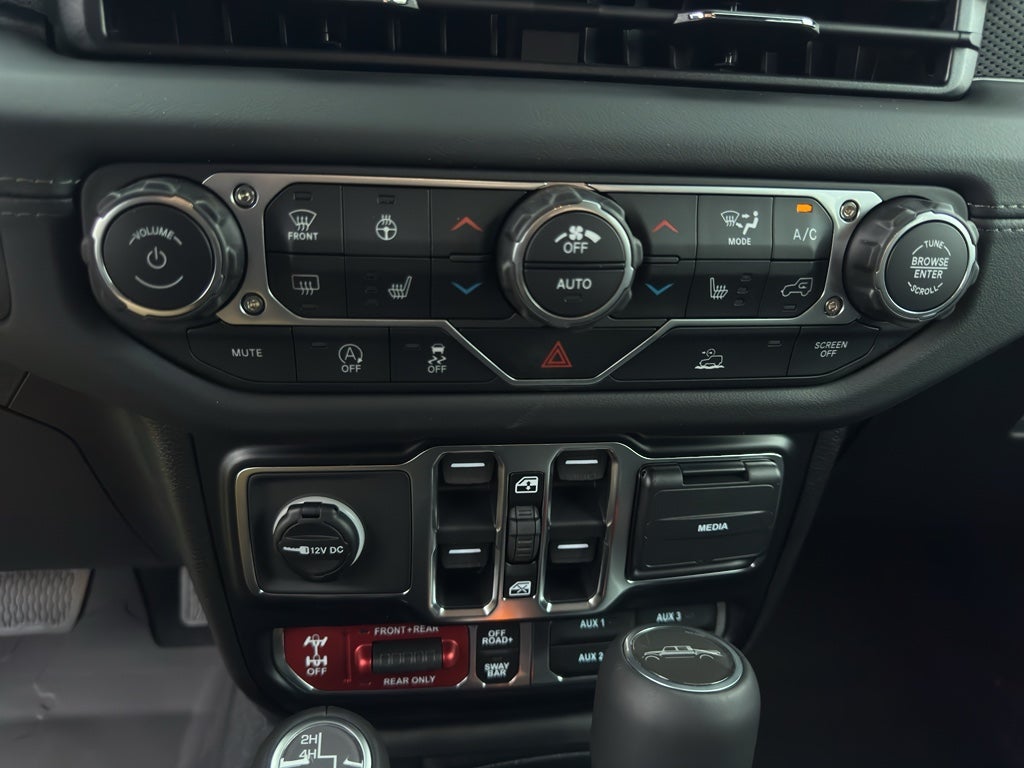 2026 Jeep Gladiator GLADIATOR SHADOW OPS 4X4