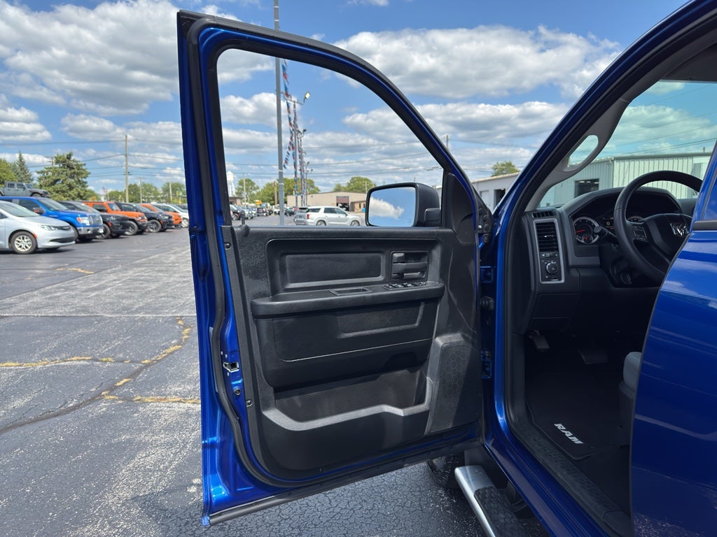 2018 RAM 1500 Express Crew Cab 4x4 5'7' Box
