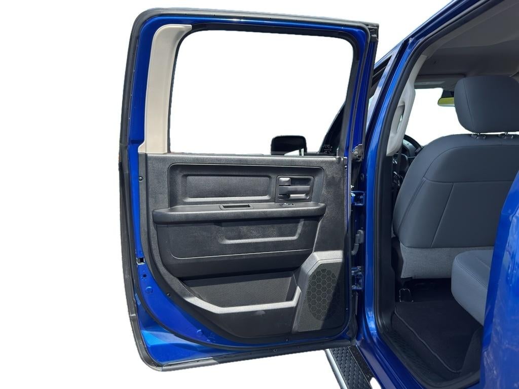 2018 RAM 1500 Express Crew Cab 4x4 5'7' Box