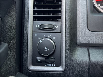 2018 RAM 1500 Express Crew Cab 4x4 5'7' Box
