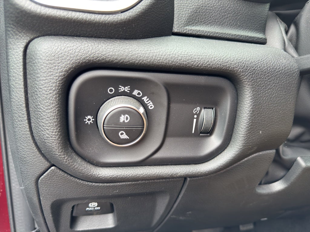 2023 RAM 1500 Big Horn Crew Cab 4x4 5'7' Box