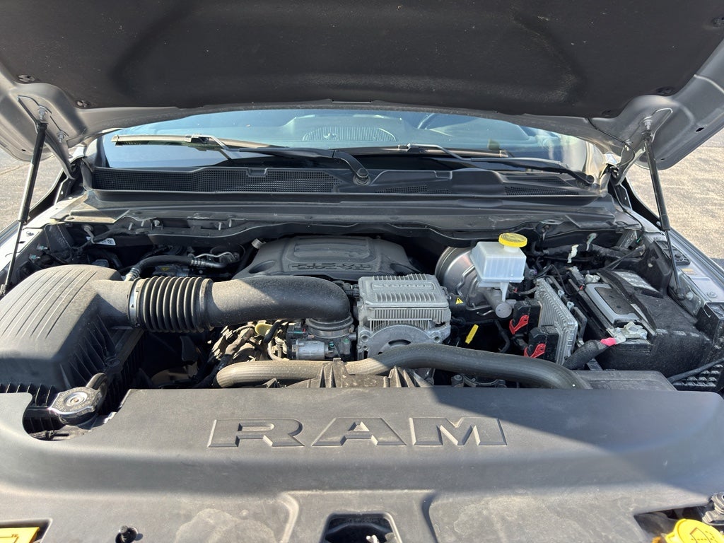 2022 RAM 1500 Big Horn Crew Cab 4x4 5'7' Box