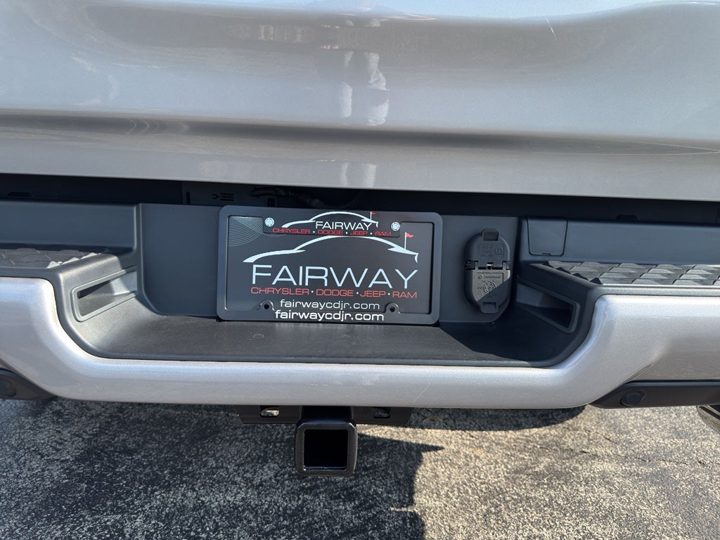 2022 RAM 1500 Big Horn Crew Cab 4x4 5'7' Box