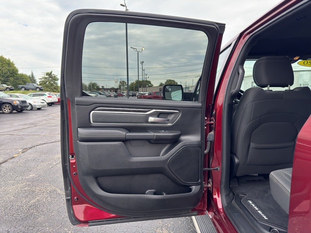 2020 RAM 1500 Big Horn Crew Cab 4x4 5'7' Box