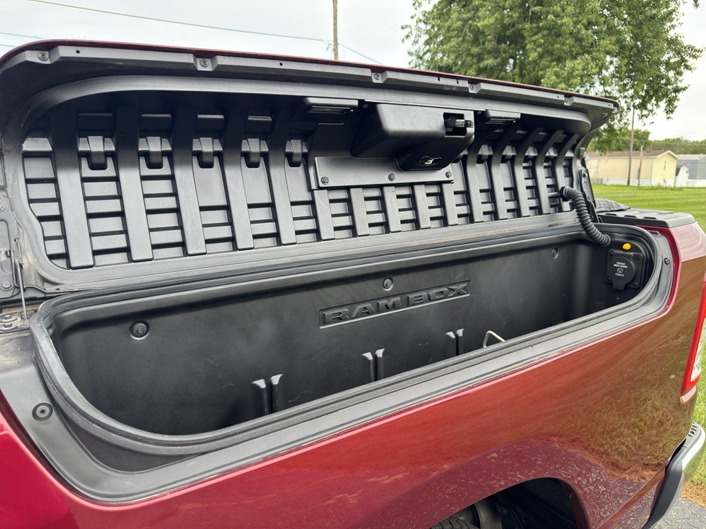 2020 RAM 1500 Big Horn Crew Cab 4x4 5'7' Box