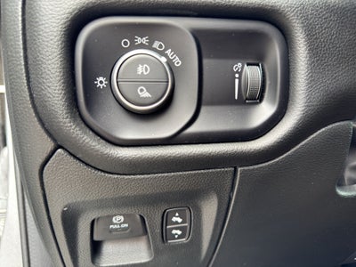 2024 RAM 1500 Big Horn Crew Cab 4x4 5'7' Box