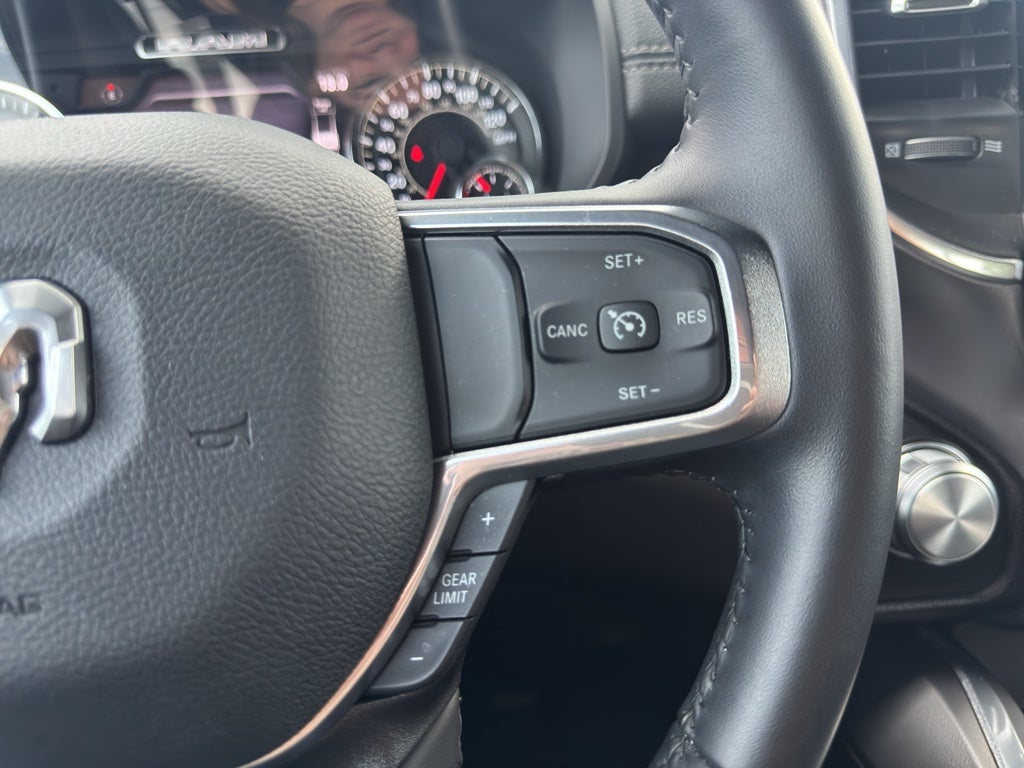 2023 RAM 1500 Laramie Crew Cab 4x4 5'7' Box