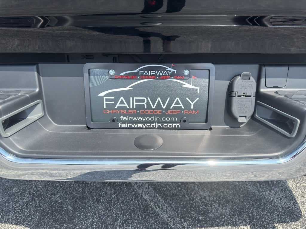 2023 RAM 1500 Big Horn Crew Cab 4x4 6'4' Box