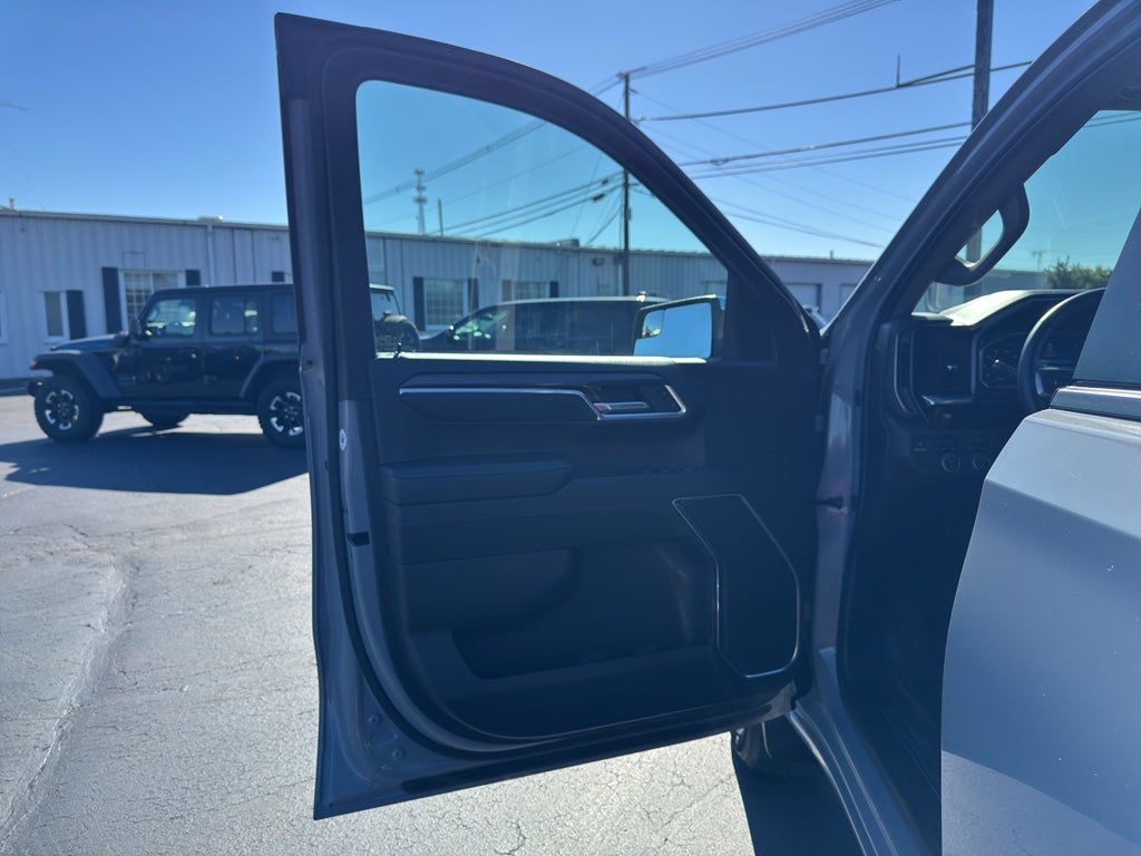2024 Chevrolet Silverado 1500 4WD Crew Cab Short Bed LT with 2FL