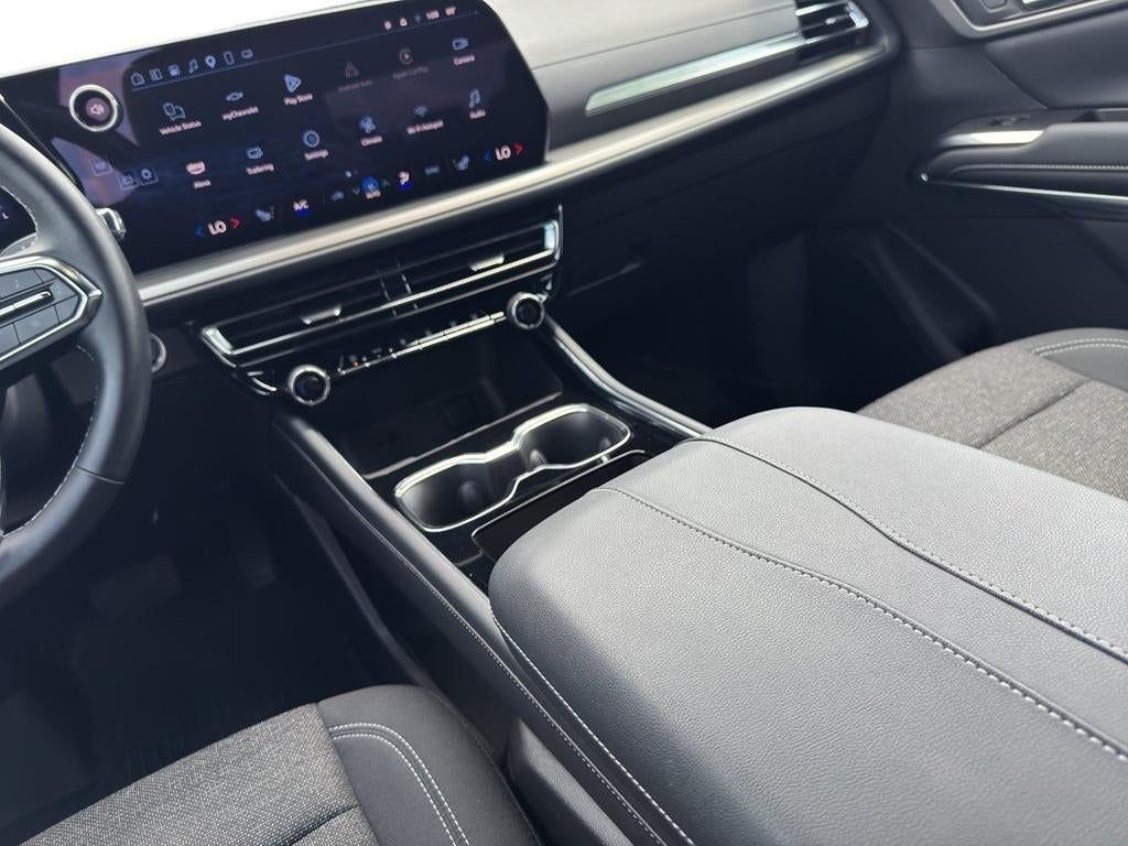 2025 Chevrolet Traverse FWD LT