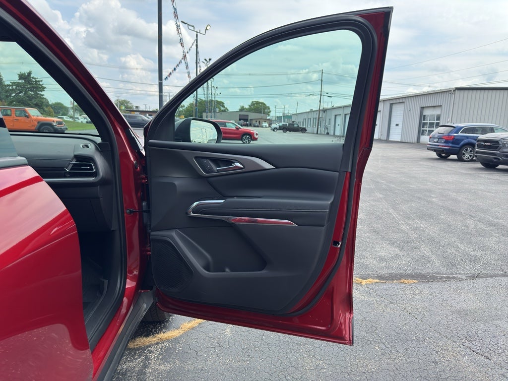 2025 Chevrolet Traverse FWD LT