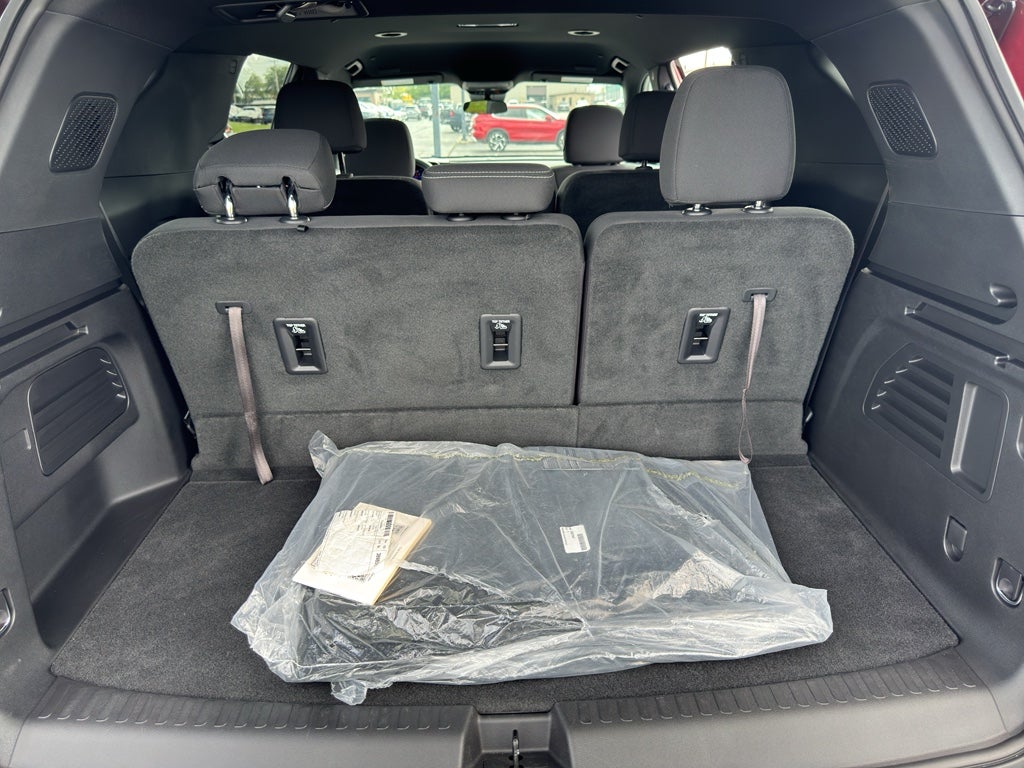 2025 Chevrolet Traverse FWD LT