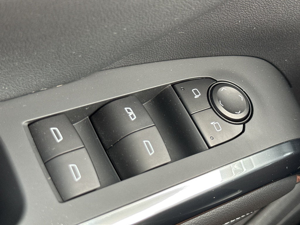 2025 Chevrolet Traverse FWD LT