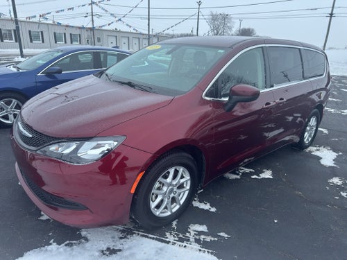 2022 Chrysler Voyager LX