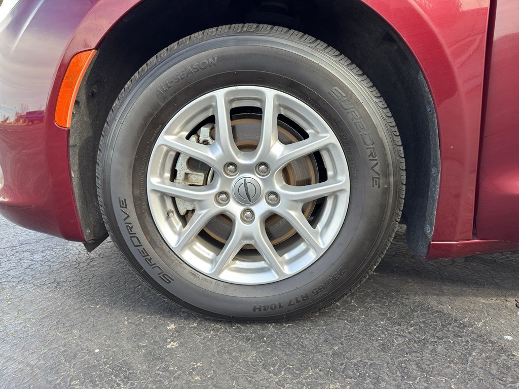 2022 Chrysler Voyager LX