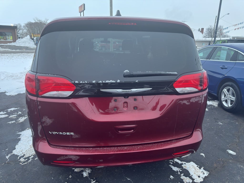 2022 Chrysler Voyager LX