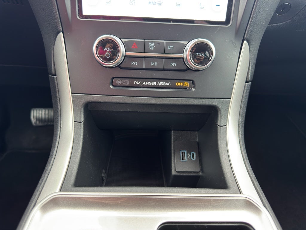 2024 Ford Edge Base