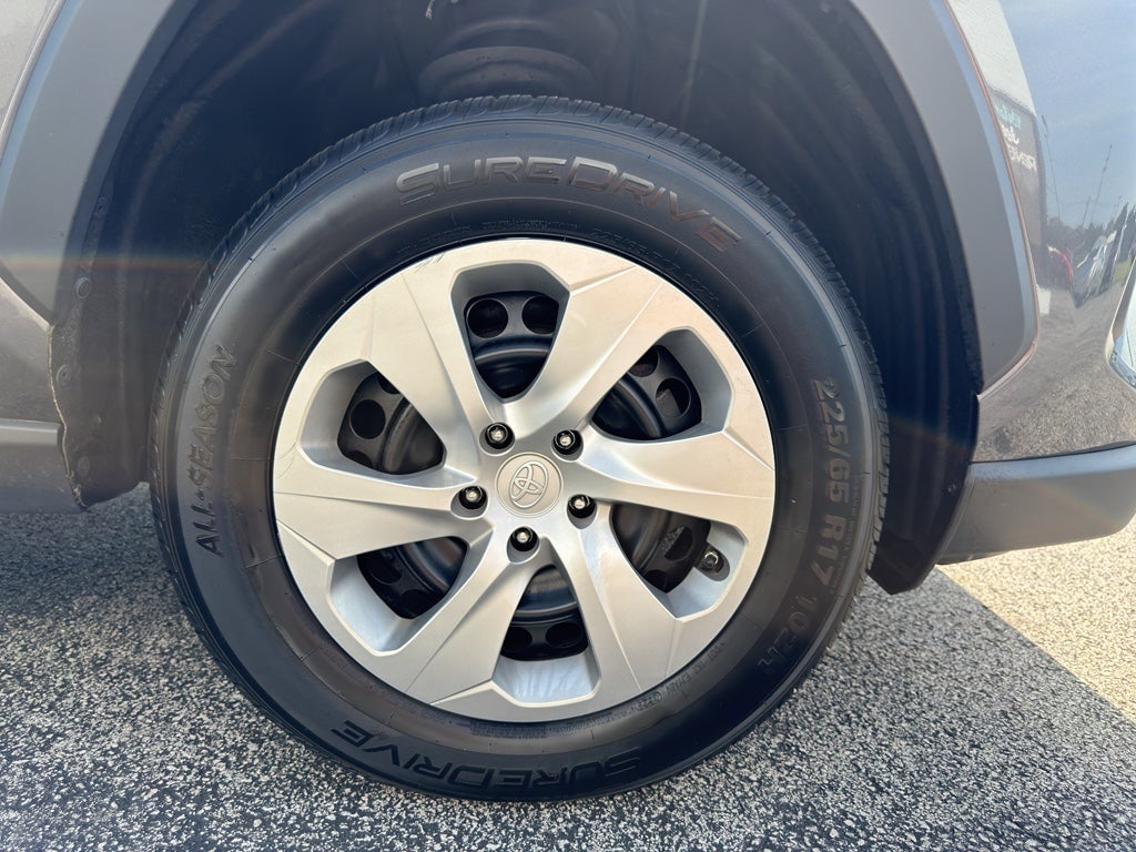 2022 Toyota RAV4 LE
