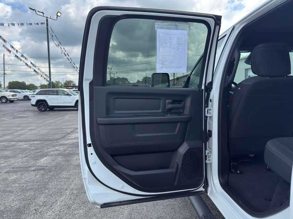 2026 RAM 3500 Tradesman Crew Cab 4x4 8' Box