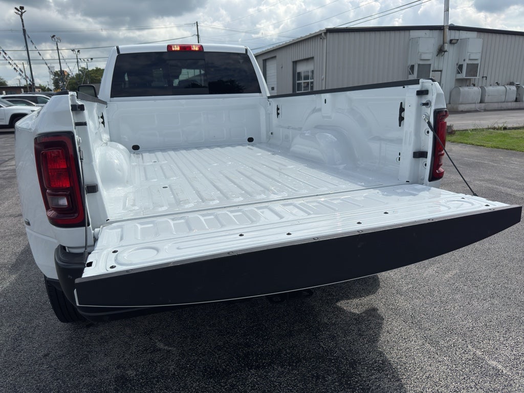 2026 RAM 3500 Tradesman Crew Cab 4x4 8' Box