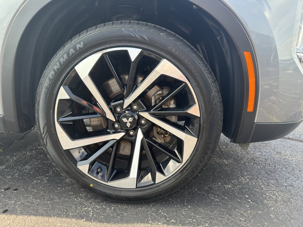 2024 Mitsubishi Outlander Base