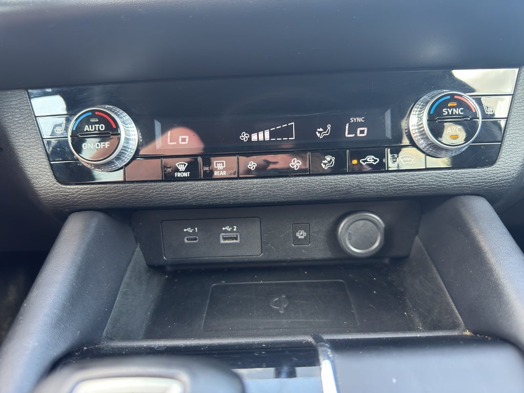 2024 Mitsubishi Outlander Base