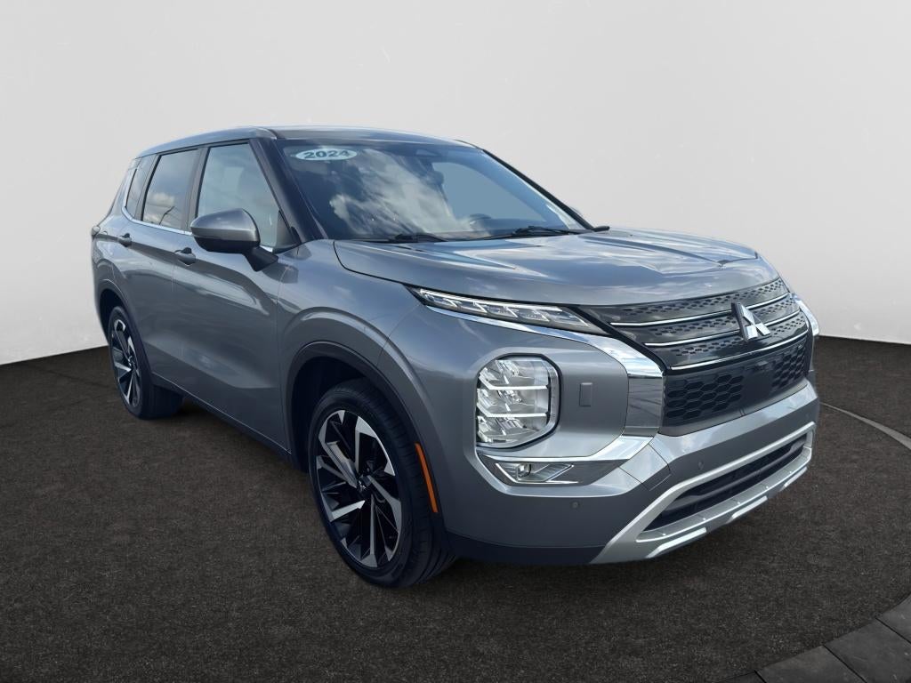 2024 Mitsubishi Outlander Base