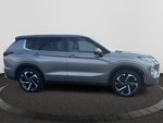 2024 Mitsubishi Outlander Base