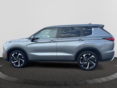 2024 Mitsubishi Outlander Base