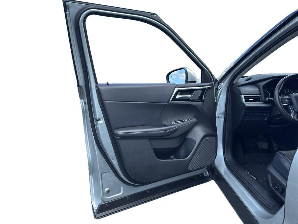 2025 Mitsubishi Outlander Base