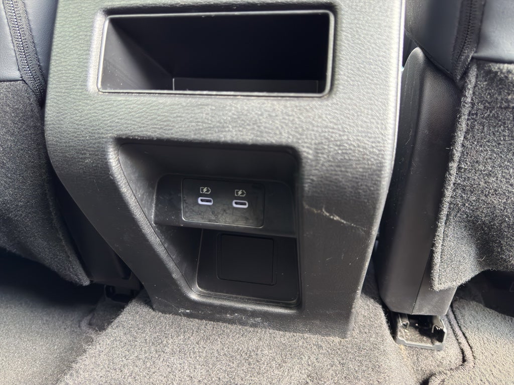 2025 Mitsubishi Outlander Base